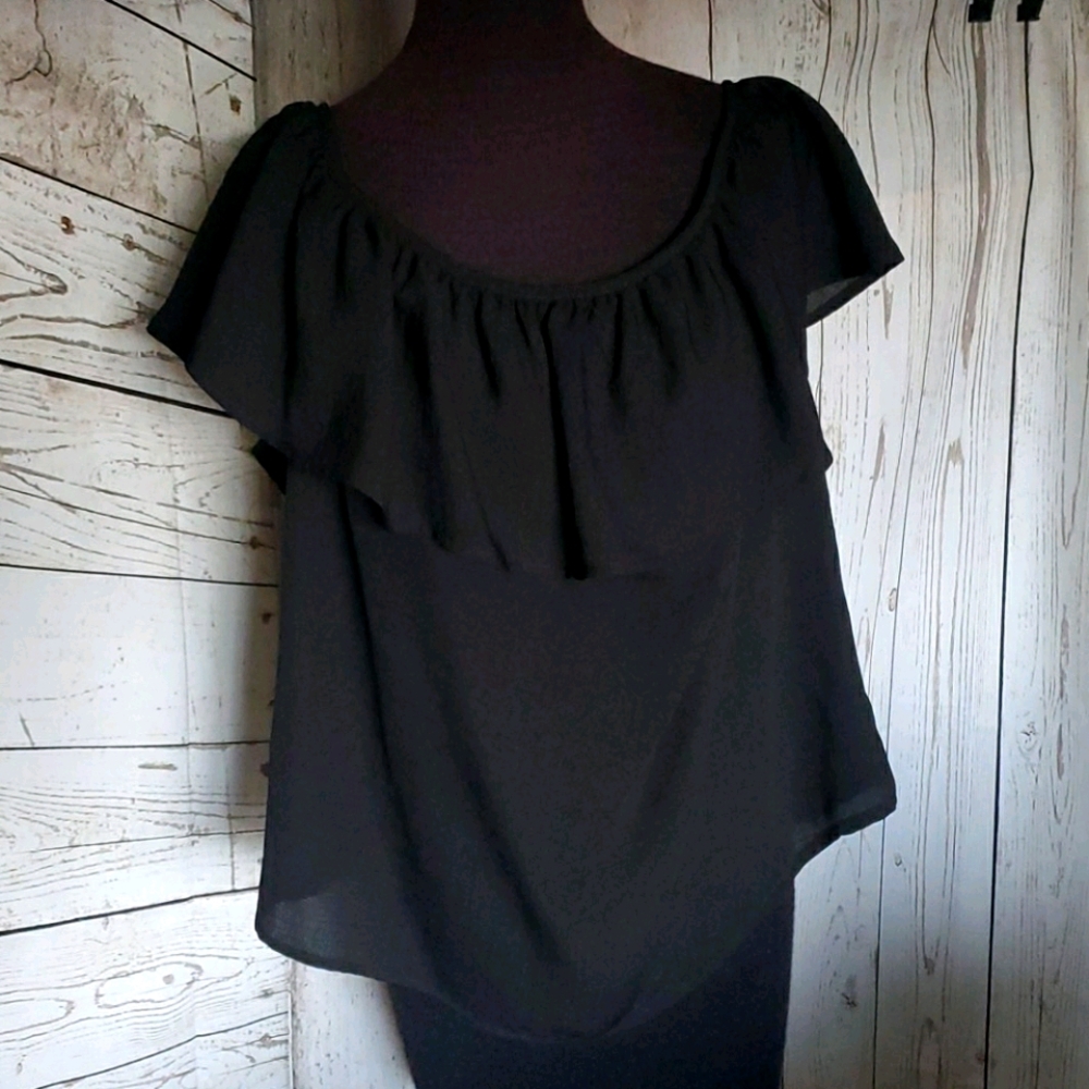 Jack by BB Dakota black shoulder ruffle top M